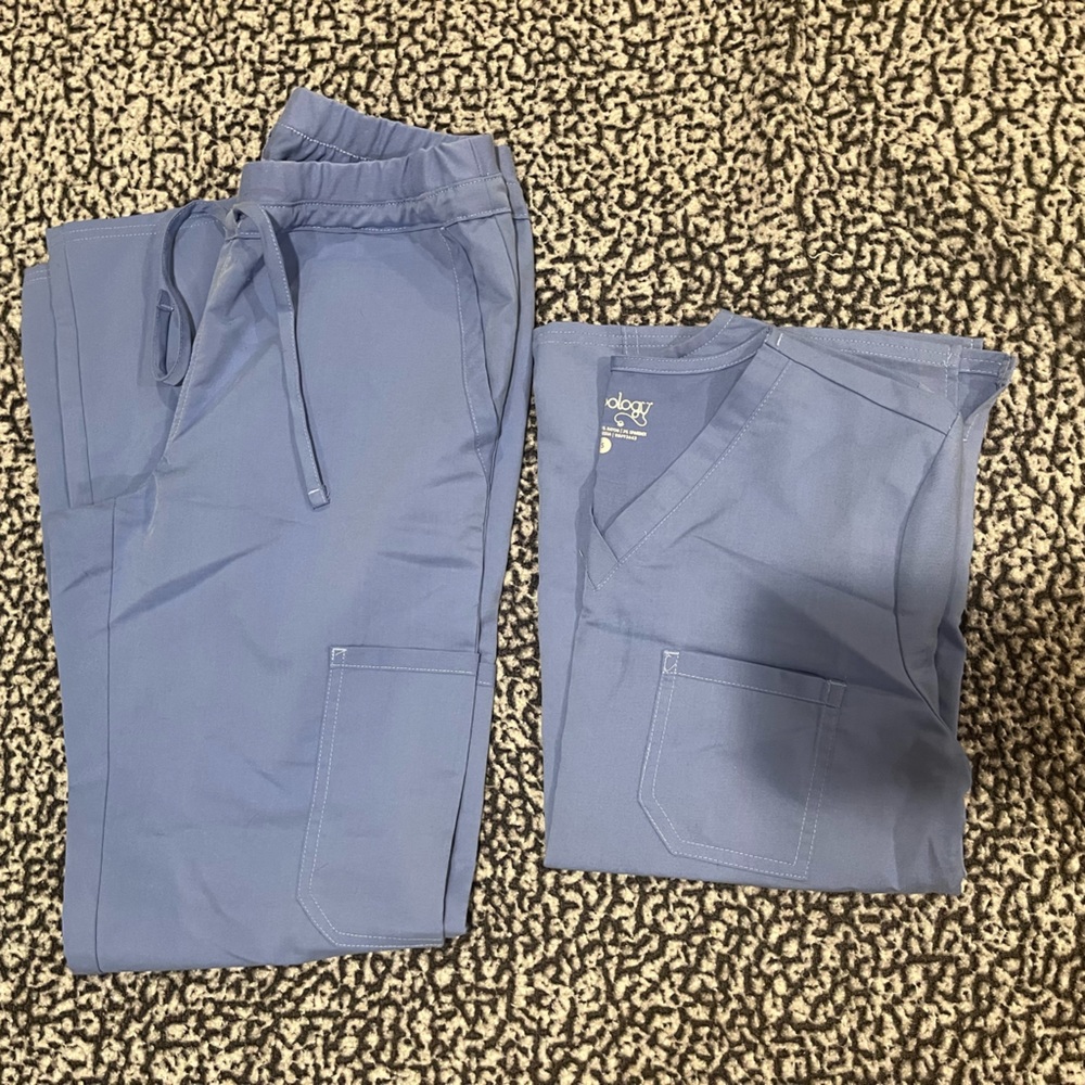 Scrubology scrub set